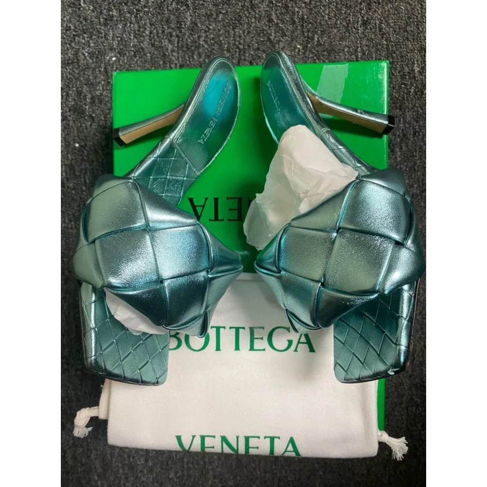 BOTTEGA VENETA LIDO HIGH HEEL SANDALS ICY MOON BLUE SIZE 38C EU NEW WITH DEFECTS - Picture 4 of 8